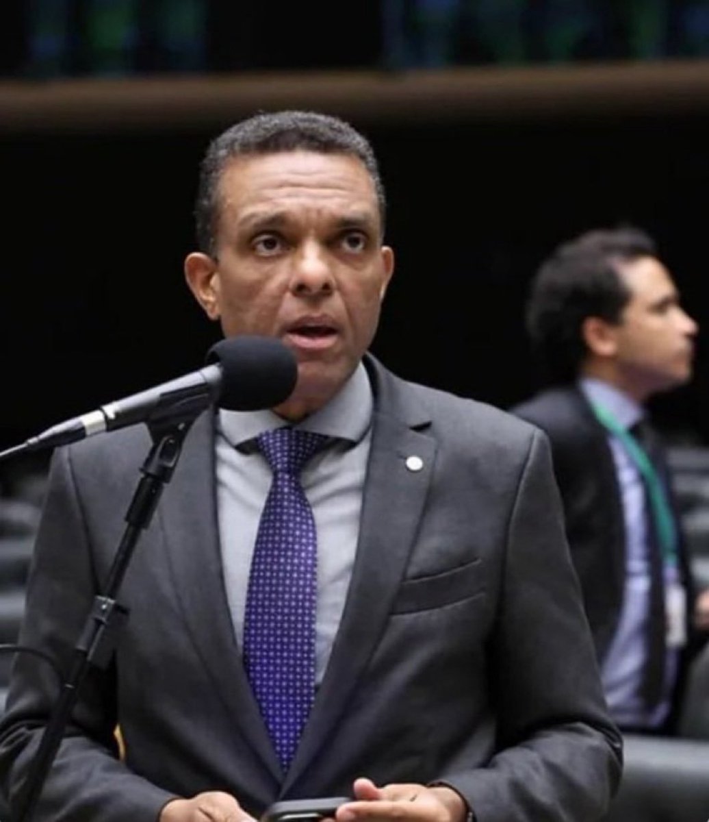 PauloBronca's tweet photo. Só esse calhorda nao ter se reeleito já valeu o 4 de outubro. Ainda bem que a vitória foi esmagadora. Agora só falta aposentar o ladrão https://t.co/h843XUygFR
