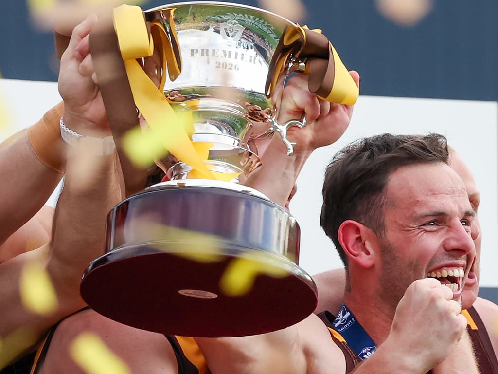 PaulAmy375's tweet photo. End of the road for Box Hill Hawks premiership captain Stu Horner. Spent 11 years at the City Oval. For a long time toiled away in anonymity. Then came this year ... 100th game, flag, team-of-the-year skipper. What a career.

https://t.co/5Y0hDGCPb8 https://t.co/cXNQ4oXDFg