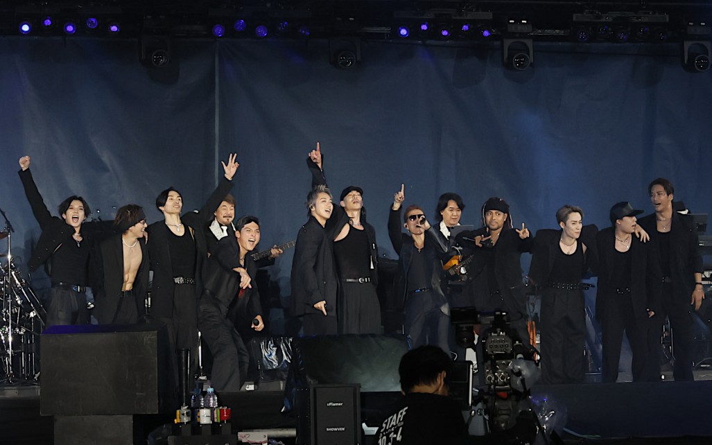 exnews24's tweet photo. 【記事】EXILEが13年ぶりa-nation登場！ATSUSHIの「come back again！」でスタート ZOOのカバー「Gorgeous」も披露 #EXILE

https://t.co/3eKaBukjzm https://t.co/4hrq3QCBzt