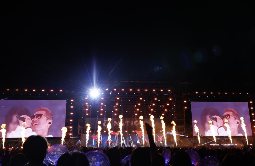 exnews24's tweet photo. 【記事】EXILEが13年ぶりa-nation登場！ATSUSHIの「come back again！」でスタート ZOOのカバー「Gorgeous」も披露 #EXILE

https://t.co/3eKaBukjzm https://t.co/4hrq3QCBzt