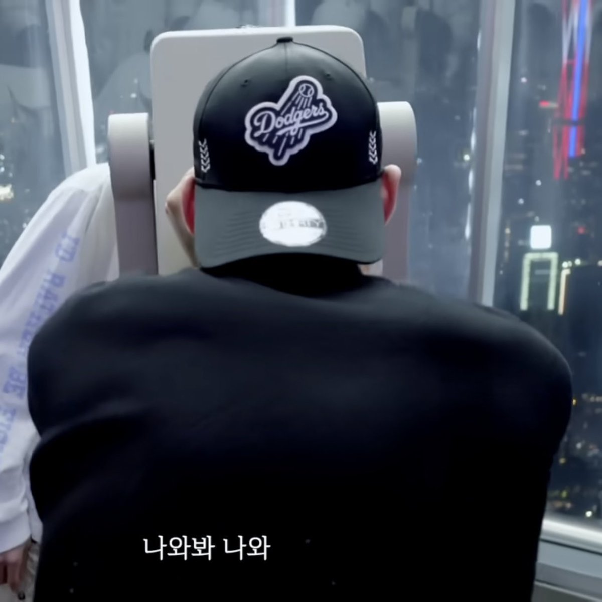 kong0319_'s tweet photo. 남자 등짝 쪽 .. ♡ https://t.co/4PwUVSoM7o