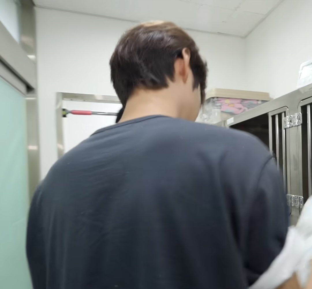 kong0319_'s tweet photo. 남자 등짝 쪽 .. ♡ https://t.co/4PwUVSoM7o