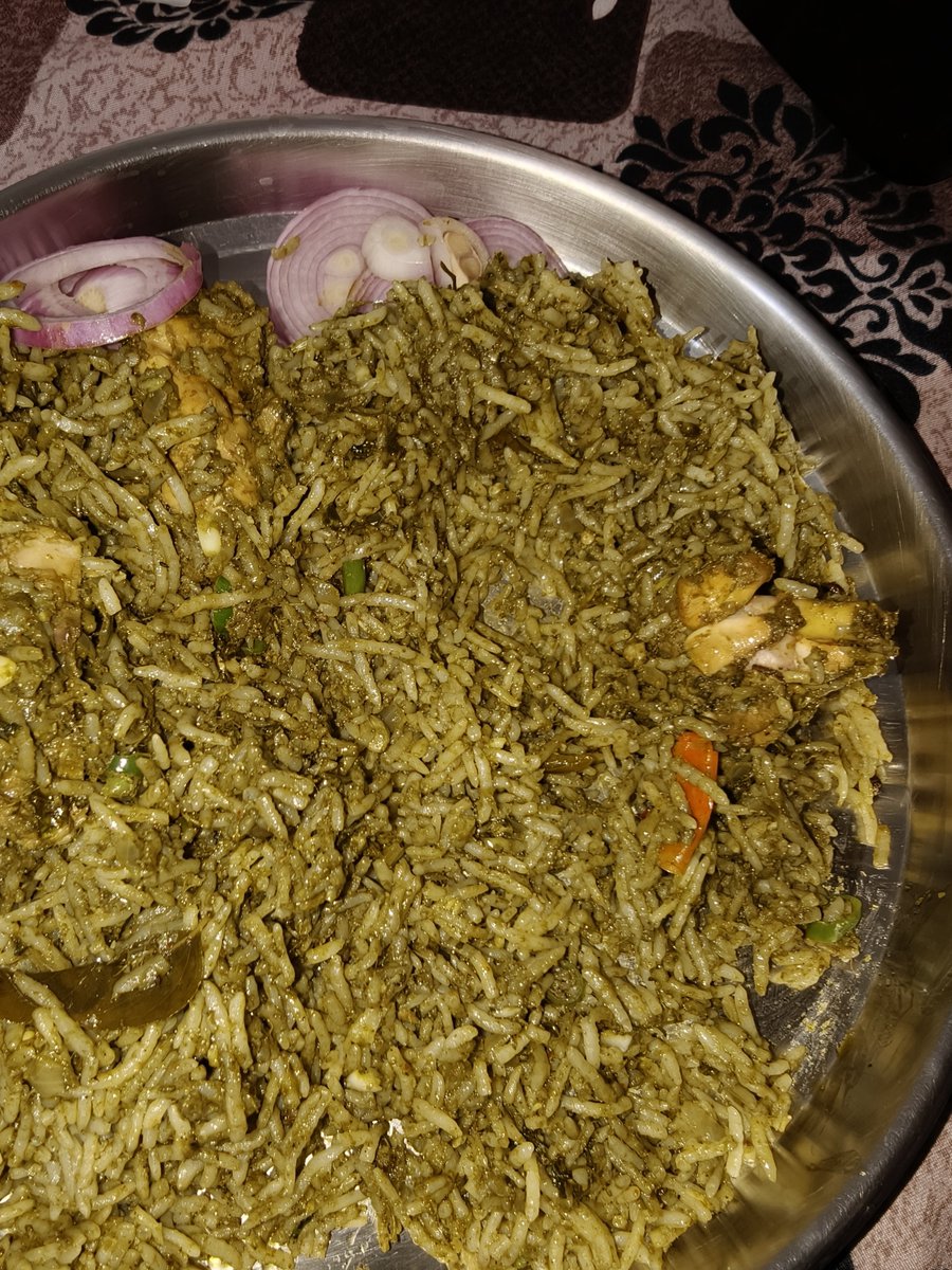 Krishna55928707's tweet photo. @zomato @Zomato_india I ordered Konaseema Kodi Pulav but received Gongura Biryani (Order #8681487874). This isn’t the first time I’ve received a wrong item/bad food. Every time I complain, I’m told “we can’t do anything.” https://t.co/3X2MeuqgVk