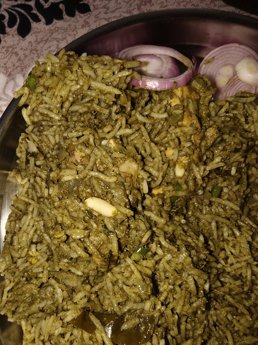 Krishna55928707's tweet photo. @zomato @Zomato_india I ordered Konaseema Kodi Pulav but received Gongura Biryani (Order #8681487874). This isn’t the first time I’ve received a wrong item/bad food. Every time I complain, I’m told “we can’t do anything.” https://t.co/3X2MeuqgVk