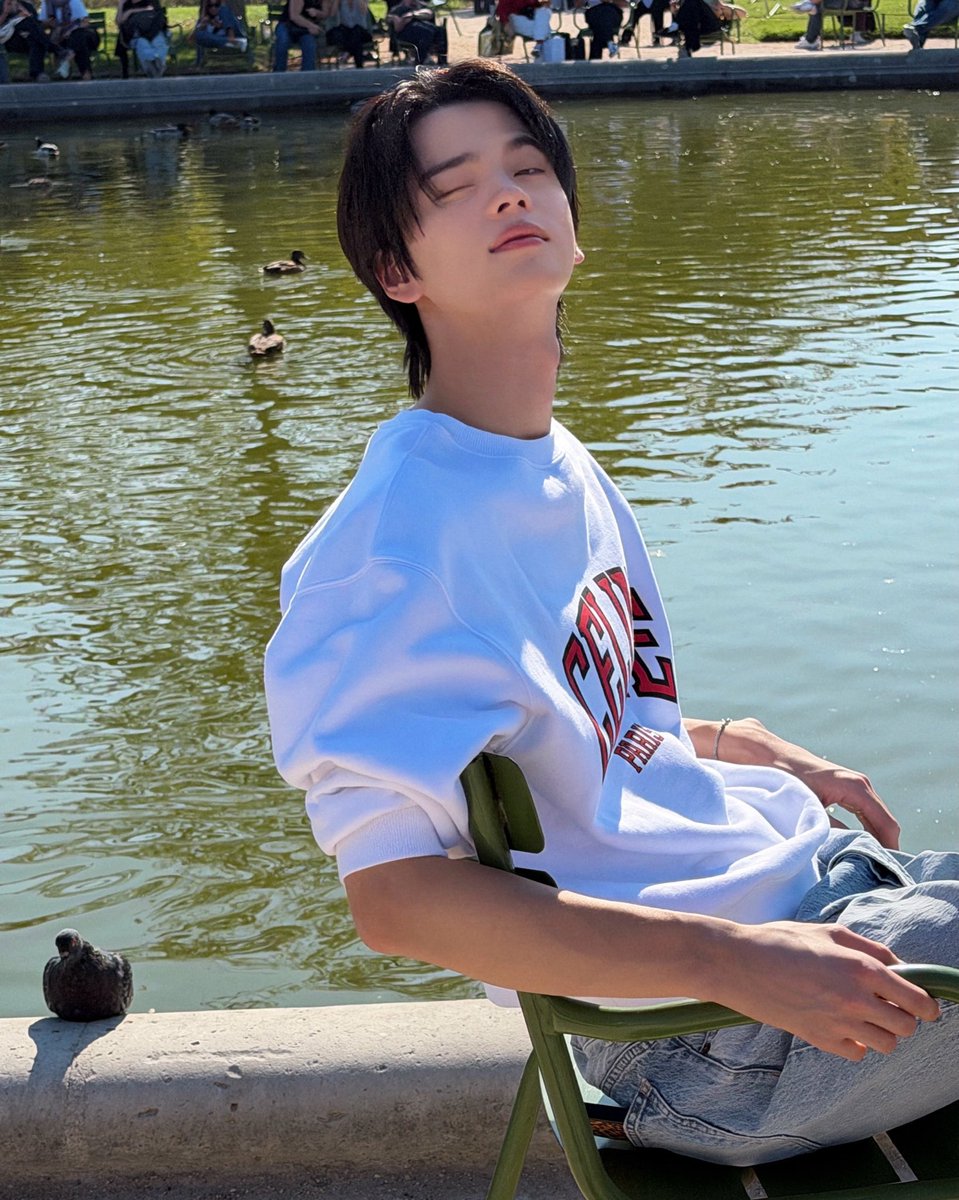 hirencor's tweet photo. หึ จะเอาดอกไม้มาให้ฉันล่ะสิ ยัยติงต๊อง เอาเป็นว่าจะทำเป็นไม่เห็นแล้วกัน

...

อะ อ่าว... https://t.co/W6CoIStFBi
