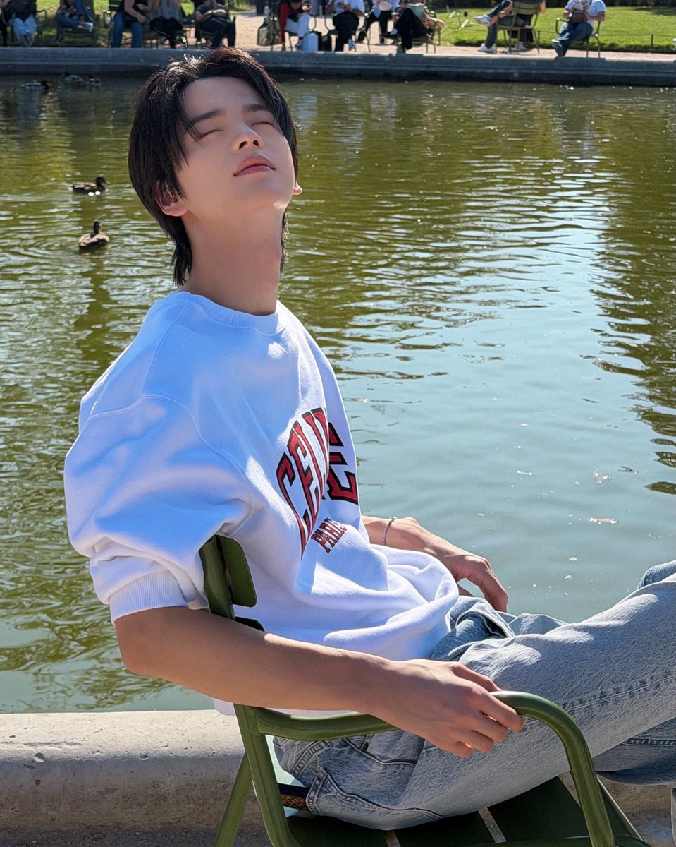hirencor's tweet photo. หึ จะเอาดอกไม้มาให้ฉันล่ะสิ ยัยติงต๊อง เอาเป็นว่าจะทำเป็นไม่เห็นแล้วกัน

...

อะ อ่าว... https://t.co/W6CoIStFBi