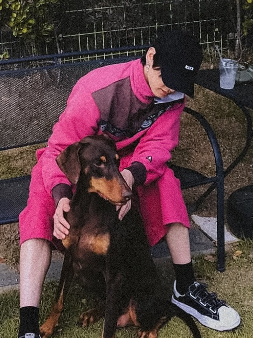yooniskoo's tweet photo. my heart hurts in ways i can’t explain. https://t.co/zN10LnAIUr
