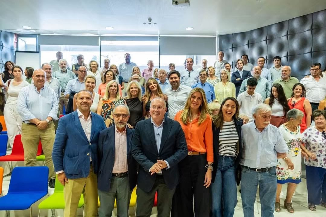 ppdepozuelo's tweet photo. Pozueleros, madrileños y españoles, ahora nos toca a nosotros acabar con la pesadilla del sanchismo en menos de dos meses. Por España, por la Comunidad de Madrid y por Pozuelo de Alarcón. https://t.co/LZLQzB2wzC