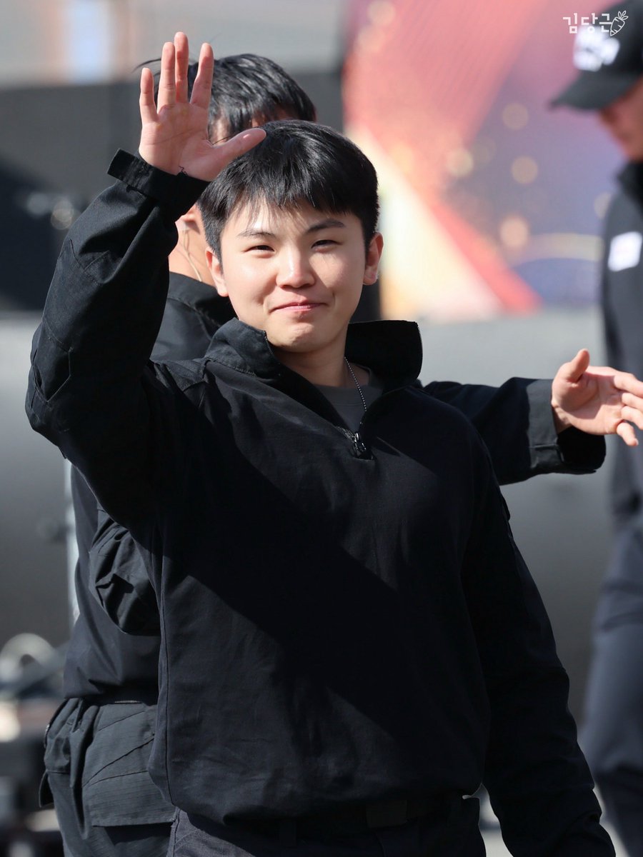 erin_carrot's tweet photo. 261001-261005 지상군 페스티벌
D-160

오랜만에 만나서 넘 좋았다 우리 지후니 
안냥안냥 
빨리 또 만나🤍

#우지 #WOOZI #ウジ #세븐틴 #SEVENTEEN https://t.co/Gs0RiiE4Ca