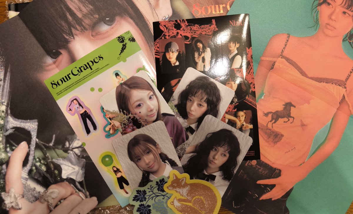 K_rinoku's tweet photo. アルバム届き出したよ〜💞
ポスター両方とも自引きできて嬉しい！ https://t.co/WBvVPHmtl3