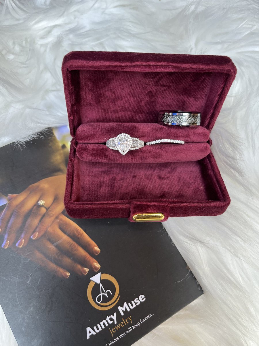 AUNTYMUSE_'s tweet photo. Beauty Couple Set 
Available 
💯 925 sterling silver 
Comes with a Tungsten Carbide Male Ring 
#150,000
Comes Boxed 
Non Tarnish https://t.co/4W6twBPhpg