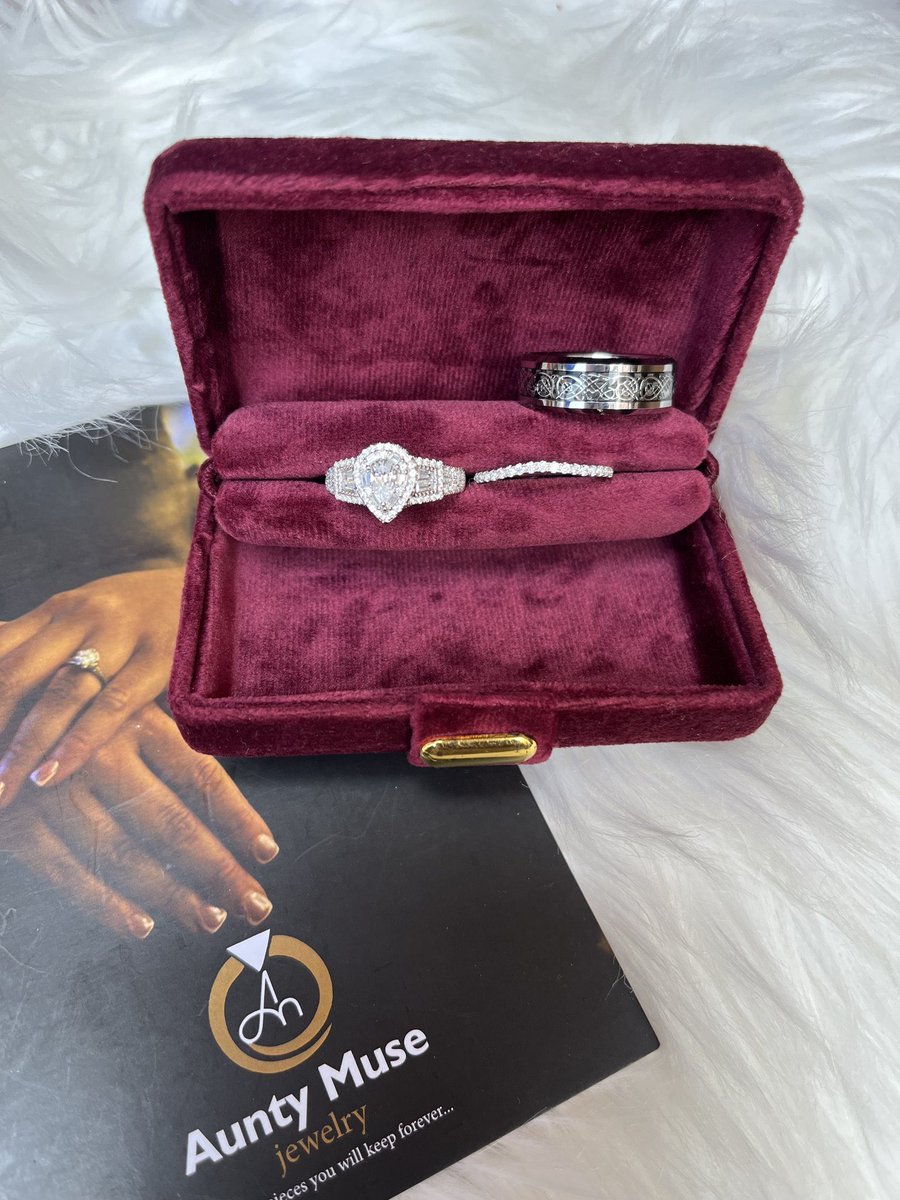 AUNTYMUSE_'s tweet photo. Beauty Couple Set 
Available 
💯 925 sterling silver 
Comes with a Tungsten Carbide Male Ring 
#150,000
Comes Boxed 
Non Tarnish https://t.co/4W6twBPhpg