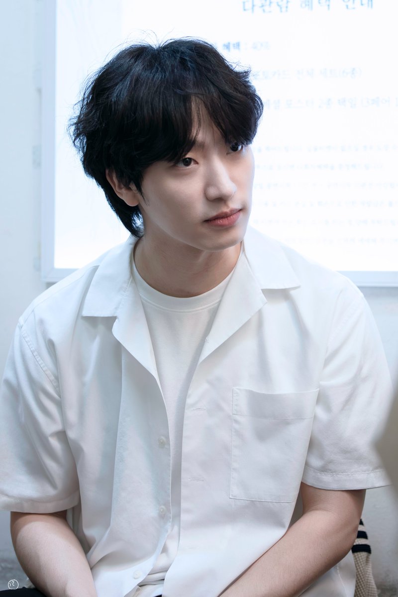 blackdog404's tweet photo. 나 본진 눈 이렇게 뜨는 거 좀 좋아해 https://t.co/LTNo4o5UMX