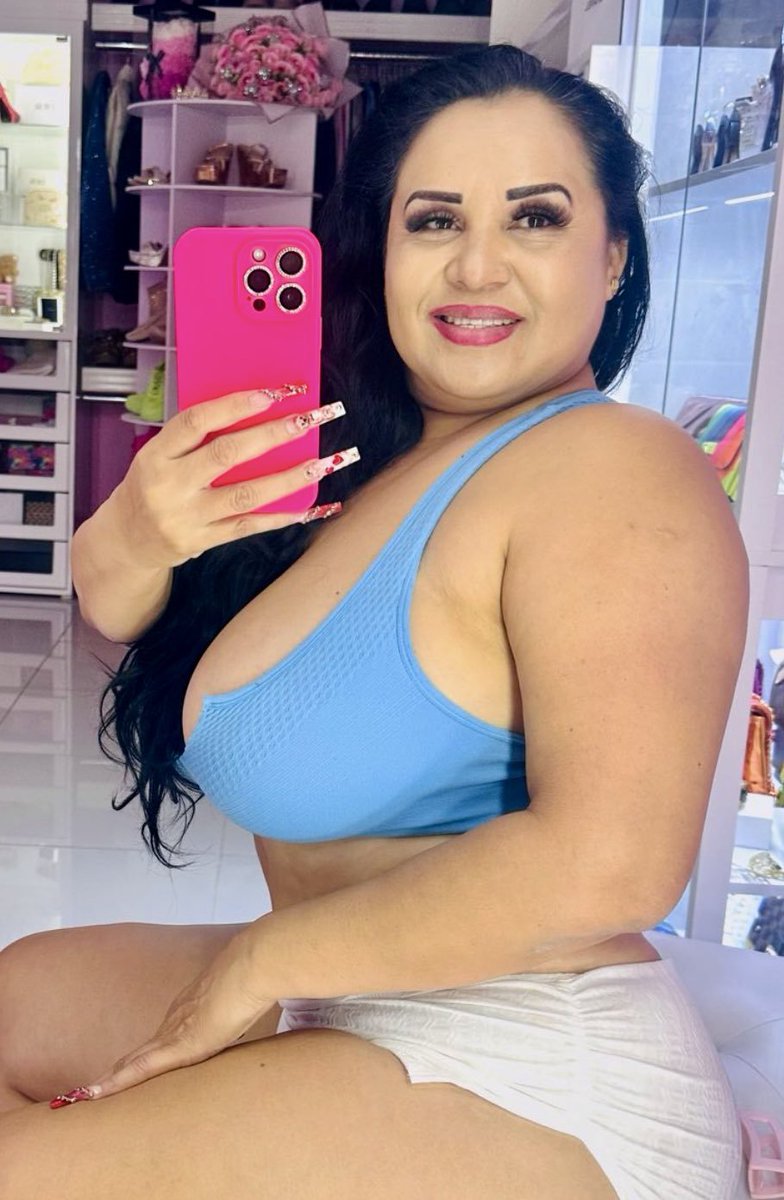 hotwifhot's tweet photo. @quean_bullVicto @Abigailxxx969 Quiero poner ala de azul en la imagen del trio https://t.co/N7Vljo4oPm