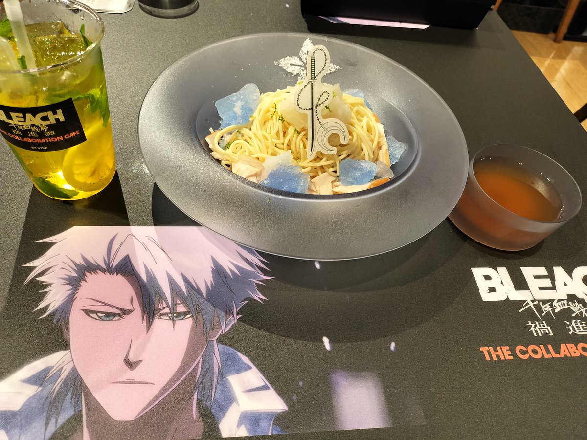 mikisyoiii's tweet photo. BLEACHカフェ！！
平日夜はやはり空いてて良き〜
コースターは愛染、夜一さん、ルキアでした🙆‍♀️
日番谷が出てくれるまで通わないといけない😇笑 https://t.co/8b5MEzsBX8