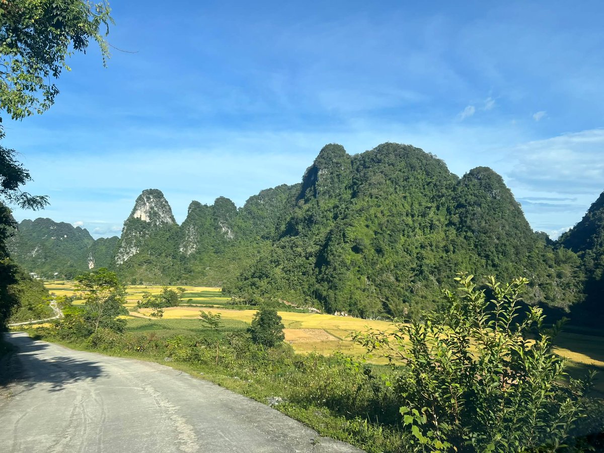 sdk_blg's tweet photo. 2 Days 1 Night Hanoi - Angel Eye Mountain - Ban Gioc Waterfall Car Tour. Enjoy the beautiful weather and stunning landscapes. Contact us for more information. https://t.co/yzGvKN8aL9