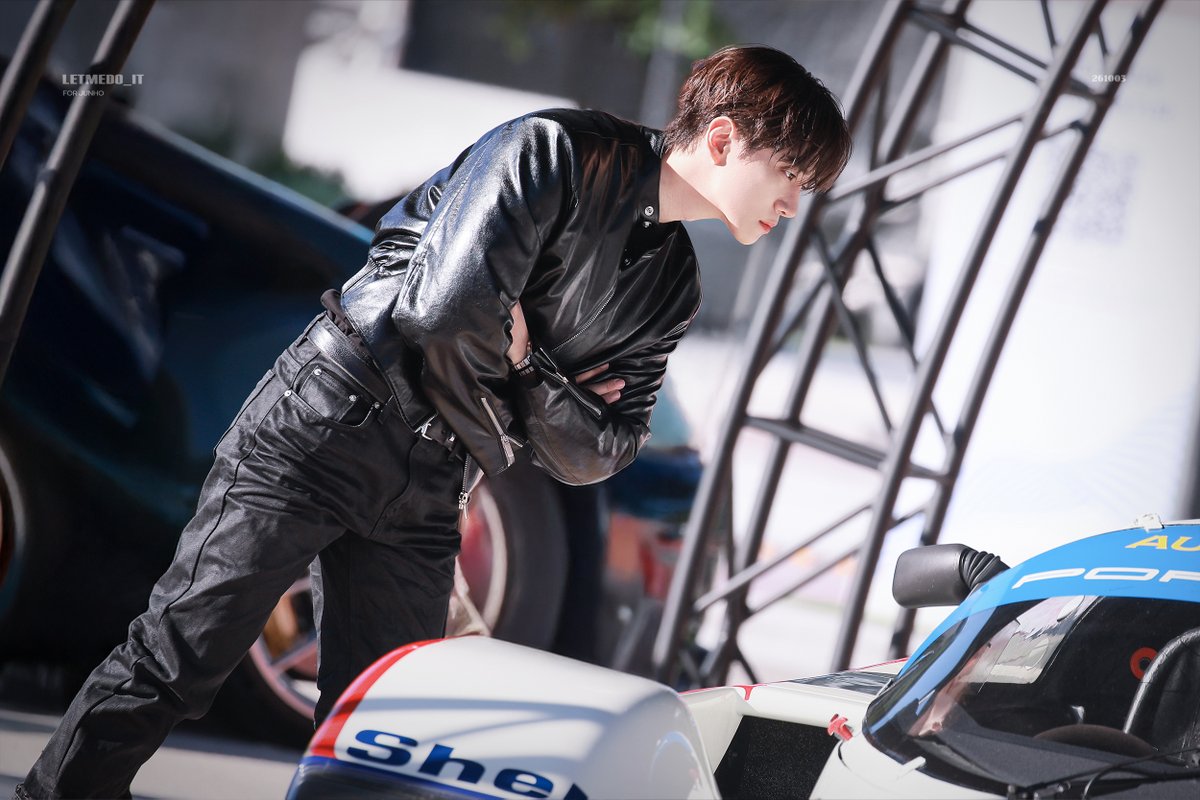 letmedo_it's tweet photo. 261002 포르쉐 바이브 서울
HQ

#이준호 #LEEJUNHO #준호 #JUNHO #イジュノ https://t.co/KzlR7CWyEo