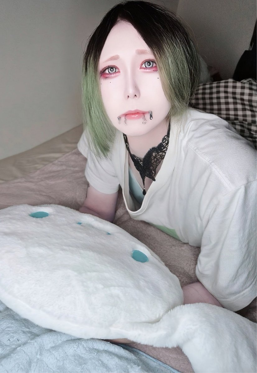 meruruEngel's tweet photo. さっきお外出てたら少しだけ雨が降ってて風は強かった！
台風来たらシナモンくんと隠れとくます

 #おとこの娘 #男の娘 #沖縄 #シナモロール https://t.co/6eeNhlFMZs