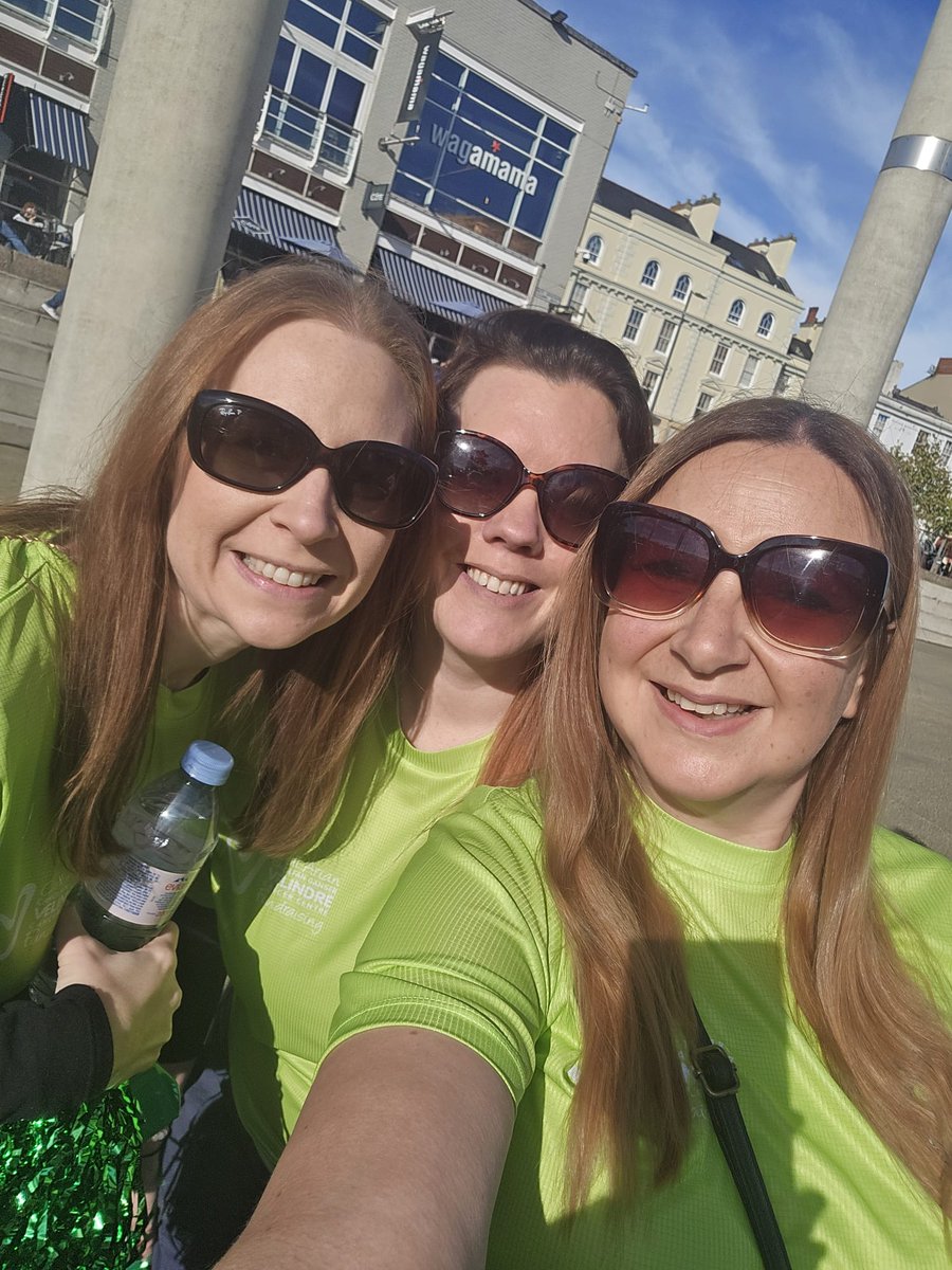 HardingEvans's tweet photo. Team HE was out in force at yesterday’s Cardiff Half!

We loved joining the cheer squad for Velindre Cancer Service, our charity of the year. What an amazing atmosphere! 👏

A huge well done to our colleagues and everyone who took on the half marathon! 🏅 https://t.co/ywU3D8jzVU