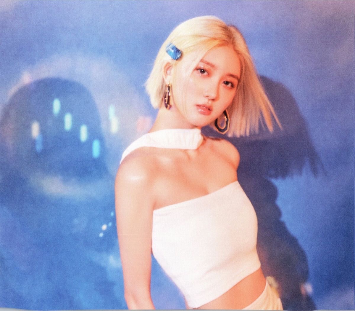 lizzyeyoo6ive's tweet photo. Starship NEEDS to bring this Gaeul makeup back because she literally had the AURA here! #gaeulive #ive https://t.co/9bH6ymaD74