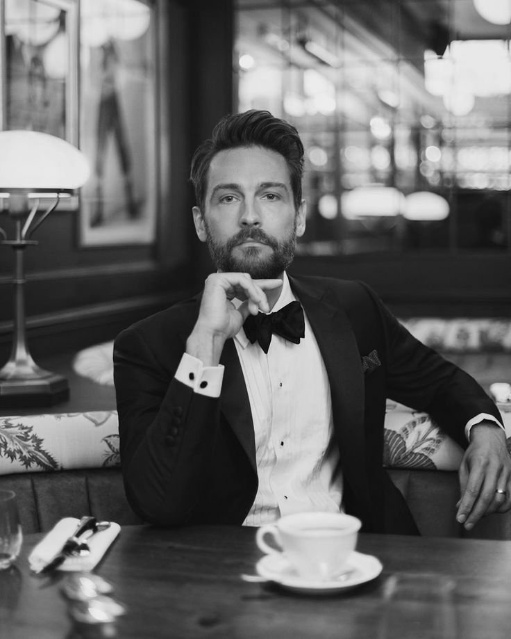 SouthernPamela's tweet photo. #ManCrushMonday is #TomMison  !! @littlione @virtue2 @GoldCntry_Laura @GloGruffudd @hoggard_sharon Good morning girls,hope you enjoyed the weekend. Wishing you all a great day &amp; a wonderful week ahead  !! https://t.co/BXw0bqM1Dn