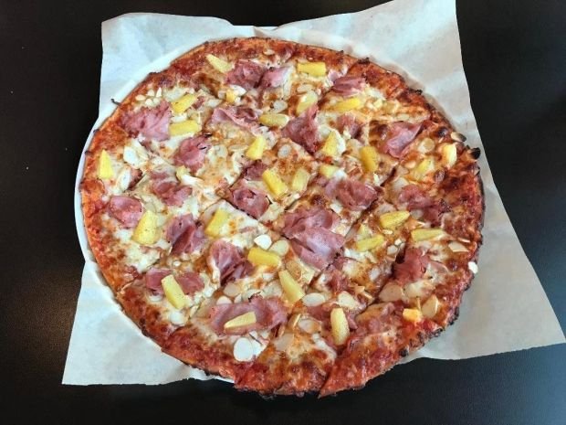 RdrOAWhiteHorse's tweet photo. @hokkori_buzz Pepperoni and Pineapple or Ham is commonly called a Hawaiian pizza. #Donato's Hawaiian pizza has Pineapple, Canadian Bacon (Ham), Silvered Almonds, and Cinnamon. The combination works really well. https://t.co/WA7wmY5sMb
