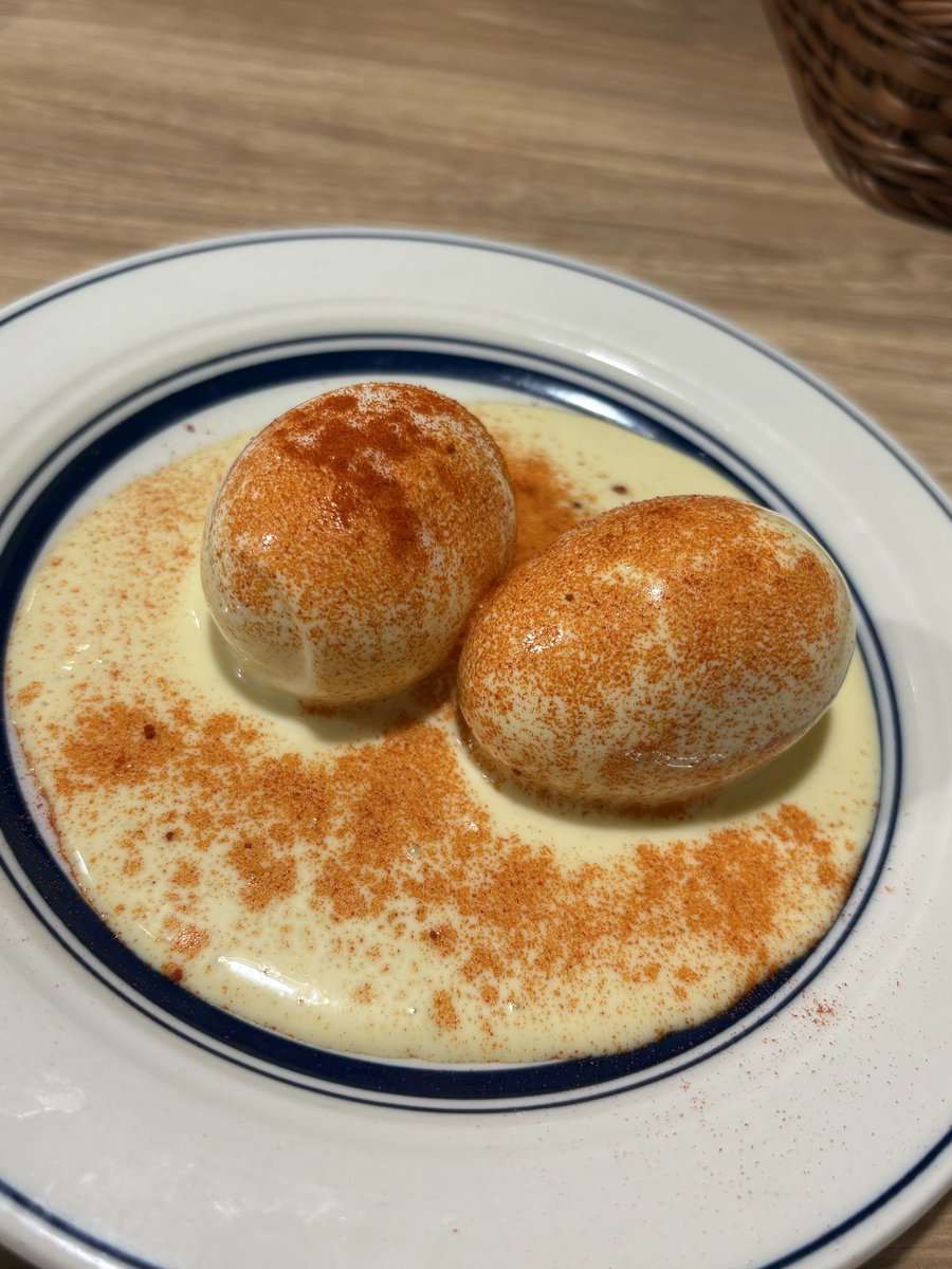 tokyo_butayarou's tweet photo. ほんと申し訳ないけど、昨日からのせんべろ論争とかレベル低すぎて付き合ってられないんだわ。
私は、2,000円でビール10杯と良質なフードを楽しむよ。 https://t.co/gvZdDaboeJ