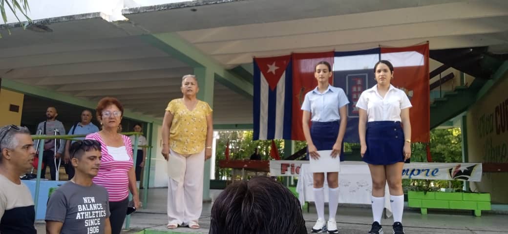 AlfonsoClarivel's tweet photo. 📚🇨🇺 La escuela cubana resiste
El bloqueo de EE.UU. y el cerco petrolero golpea nuestras escuelas.Maestros, familias y estudiantes sostienen el curso con heroísmo cotidiano.
#CubaNoEsUnaAmenaza el bloqueo sí #PinardelRío #CubaMined https://t.co/b764HEJuiW