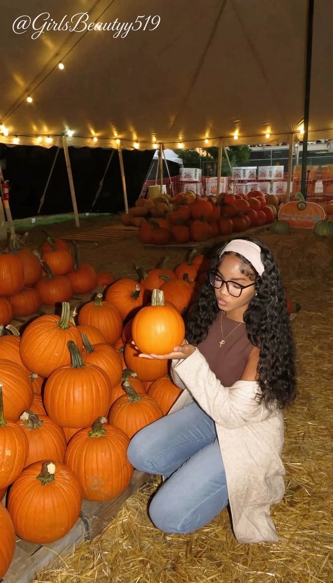 GirlsBeautyy519's tweet photo. the weather permits &amp; the vibes are being created🤩🍁🍂🤎 https://t.co/t5mq0Jj2Ov