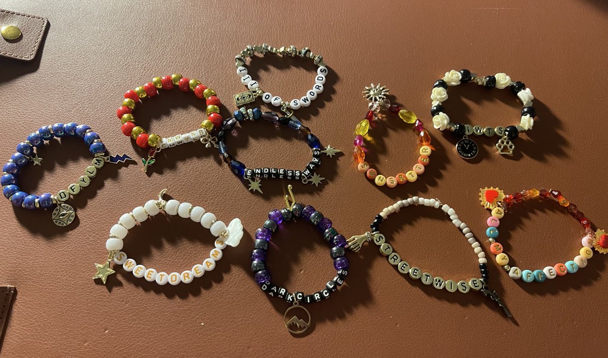 fangirlfindings's tweet photo. SOLOSAUCE SETS 🫶🏻✨ 
➡️ these would be would I would label “base” bracelets, meaning the cheapest. They would be sold as is and wouldn’t be customizable from what is shown in the picture on the listing (might be slightly different than shown here, just depends on avail. beads!)🥰 https://t.co/nvsIMap95L