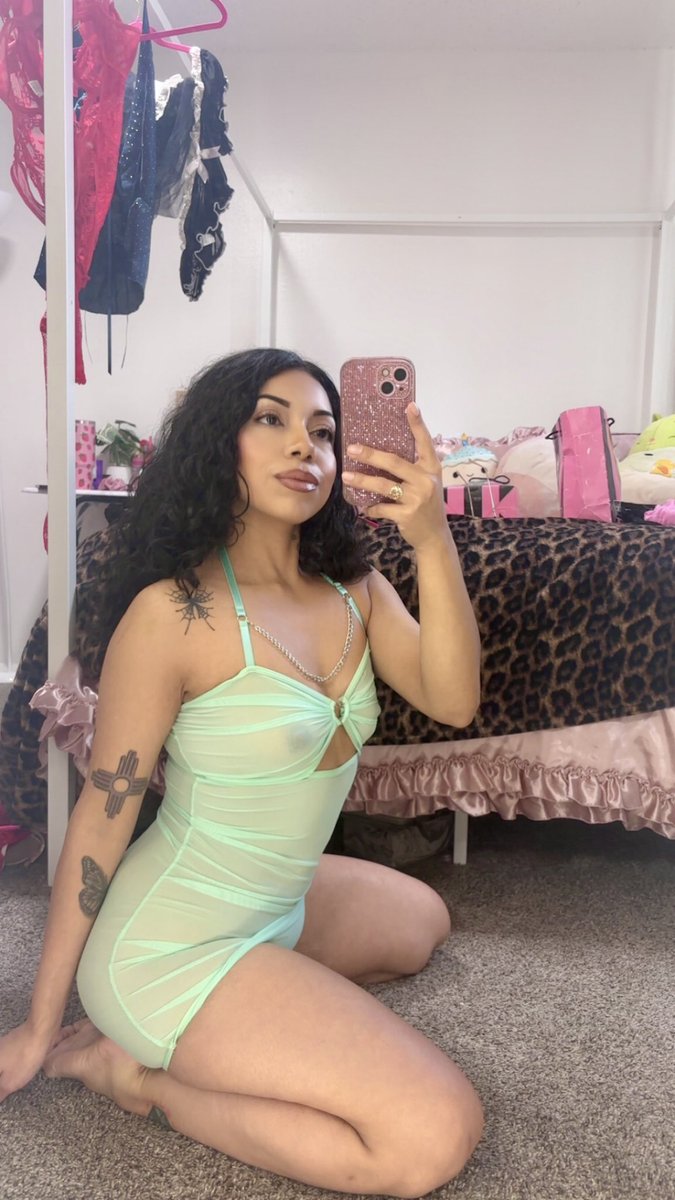 celestefivestar's tweet photo. Love this color🧚🏼what about you 😩 https://t.co/MRIjKSTvOX