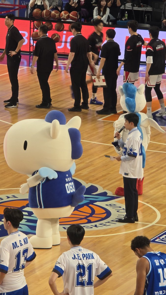 basketB_sae's tweet photo. 까랑이 귀여워...!! https://t.co/7sOZ9i6pZ0