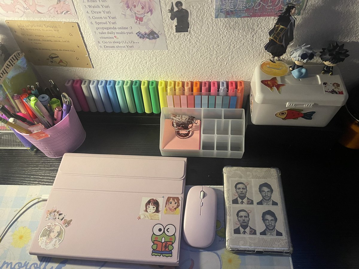 barorreceptor's tweet photo. my desk ! https://t.co/IMZvaqB1cI