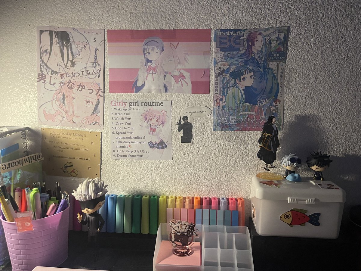 barorreceptor's tweet photo. my desk ! https://t.co/IMZvaqB1cI