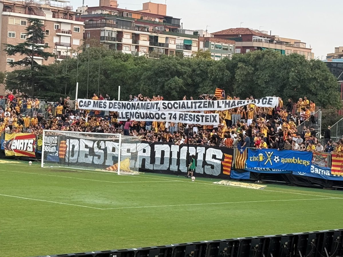 uesantandreu's tweet photo. 🏡 La classe política sencera ha tornat a fallar al poble. Ni decrets ni eleccions, exigim solucions immediates per la crisi de l'habitatge que afecta els nostres veïns i veïnes. Facin ja la feina que no han fet durant dècades. https://t.co/gLnC5KpfEy