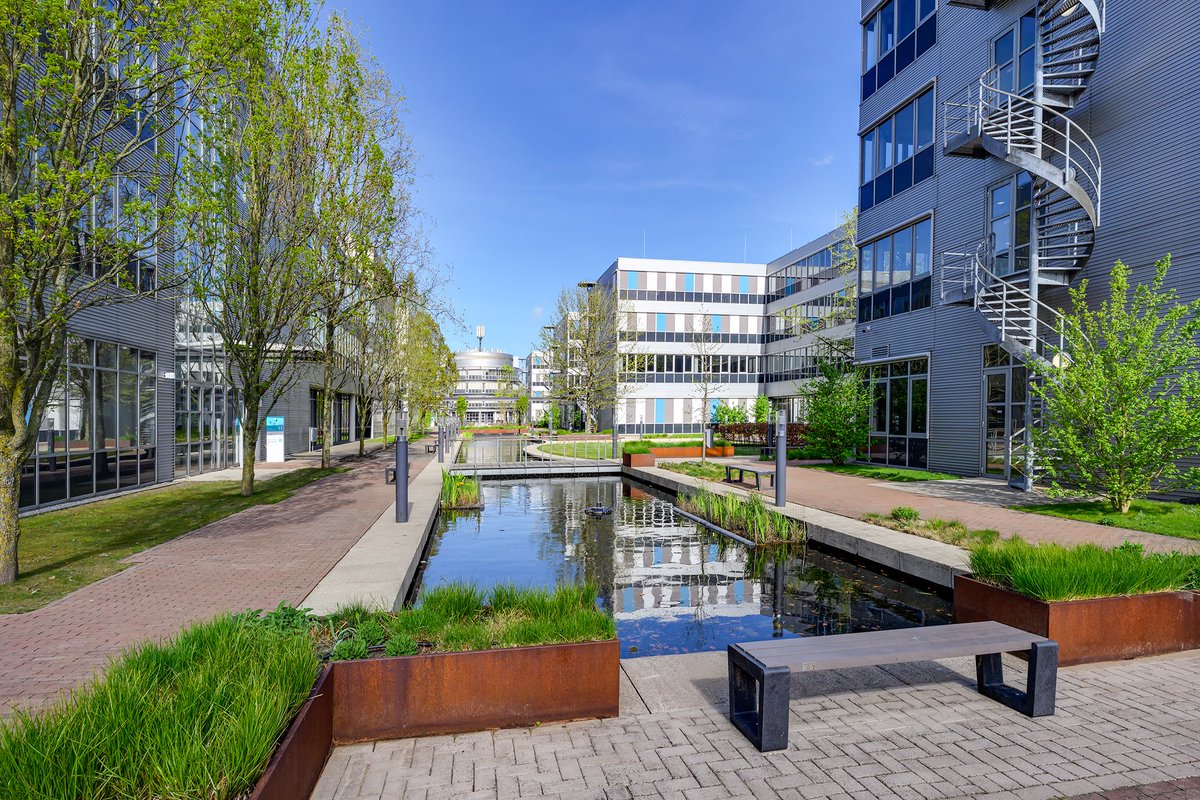 PingProperties's tweet photo. 𝗣𝗶𝗻𝗴𝗣𝗿𝗼𝗽𝗲𝗿𝘁𝗶𝗲𝘀 𝗶𝗻𝘃𝗲𝘀𝘁𝗲𝗲𝗿𝘁 𝘃𝗲𝗿𝗱𝗲𝗿 𝗶𝗻 𝘃𝗲𝗿𝗱𝘂𝘂𝗿𝘇𝗮𝗺𝗶𝗻𝗴 𝗗𝗧𝗖 𝗭𝗼𝗲𝘁𝗲𝗿𝗺𝗲𝗲𝗿 
https://t.co/DATEGCEyeY

#PingProperties #DutchTechCampus #Duurzaamheid #ESG #Vastgoed #Zoetermeer #Verduurzaming https://t.co/7LKox68N9x