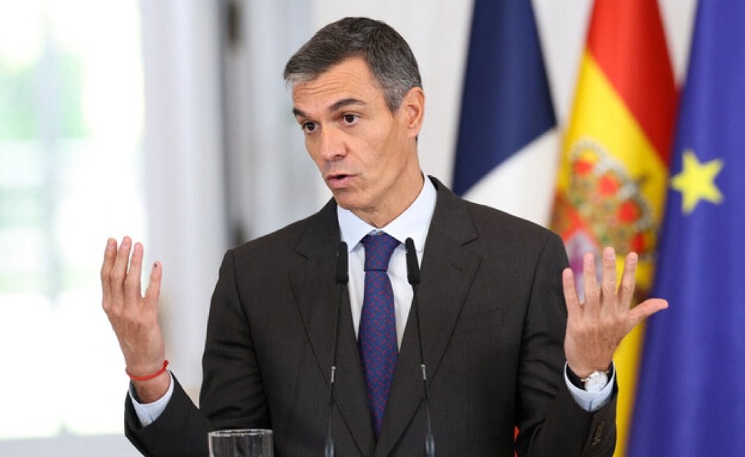 raphlesioniste2's tweet photo. 🔴 Espagne 🇪🇸 | Le gouvernement anti-israélien de Sánchez craque, dissolution et élections anticipées !

Faire d’Israël un bouc émissaire n’a pas sauvé son gouvernement.
Vivement que les urnes finissent le travail
#Espagne #PedroSánchez #Israël https://t.co/2KZudabBSz