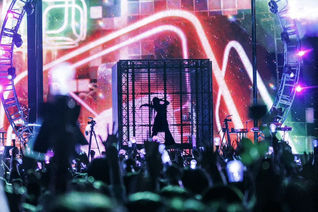 rollingstonejp's tweet photo. 【Report】𝐗𝐧𝐭𝐞𝐫𝐬𝐭𝐞𝐥𝐥𝐚𝐫 𝐌𝐮𝐬𝐢𝐜 𝐅𝐞𝐬𝐭𝐢𝐯𝐚𝐥 𝟐𝟎𝟐𝟔
🔗https://t.co/2z4kDbhkvB

━━━━━━━━━━━━━━━━

Ado、ONE OK ROCK、DAY6、UVERworld、Aぇ! groupら日韓アーティストが韓国・仁川に集結し、約40,000人が熱狂。新たな日韓音楽交流フェスが歴史的な幕開け
@XMF_official