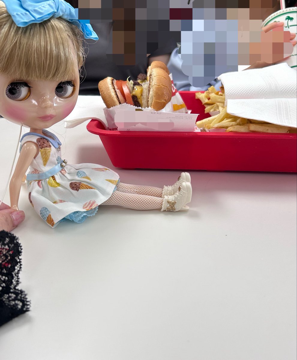 eringi3010's tweet photo. 3日目:Santa Monica↔︎Hollywood
初IN-N-OUTバーガー
ハリウッドサインが遠すぎて見えない😂
サンタモニカの夕焼けキレイでした✨
そして4日目から過酷ドライブ🚗 https://t.co/TQkNcLh2Yk