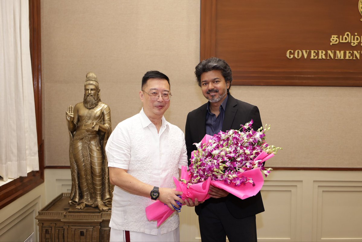 SGinIndia's tweet photo. Glad to call on Hon'ble Chief Minister of Tamil Nadu, Thiru C. Joseph Vijay. I conveyed Singapore's warm congratulations on his assumption of office and our best wishes for CM’s successful tenure.

SG and TN are bound by deep historical, cultural, and economic ties. As the largest foreign investor in TN, we look forward to building on this strong foundation in the years ahead 🇸🇬🇮🇳💪💪 - HC Wong

#SGTN @CMOTamilNadu @TVKVijayHQ @actorvijay