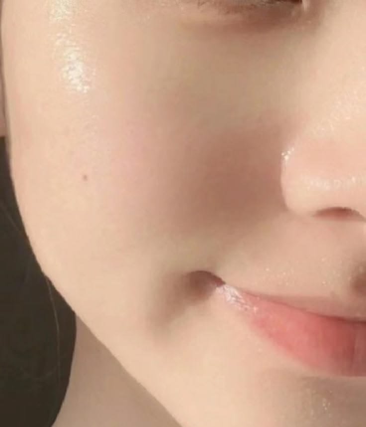 Zziemochi's tweet photo. Kalian setuju gak KLO produk nii bikin wajah anti kusam, glass skin abis + hempas dark spot.. 
https://t.co/gCjyoyY43y https://t.co/PksfuHWYwr
