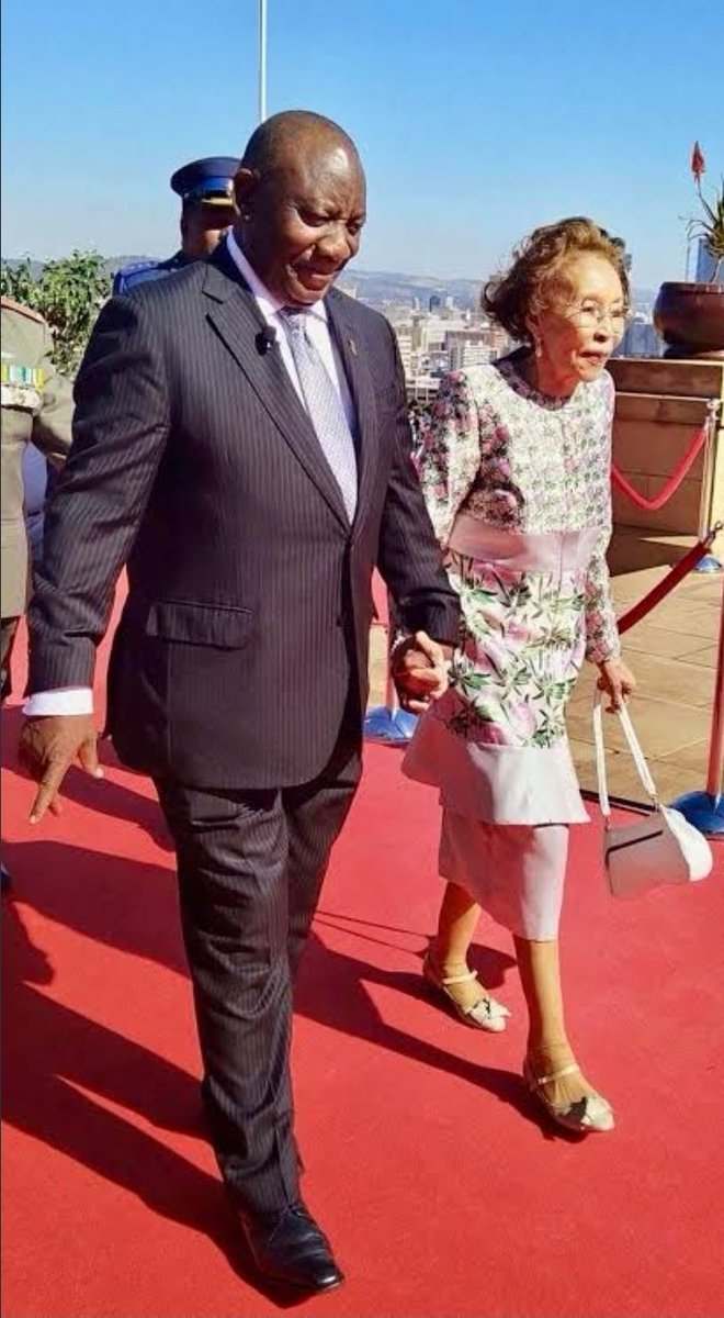 ChelseaMoraa2's tweet photo. Kenya First lady          Vs     South Africa First lady https://t.co/SA3o0QPNxe
