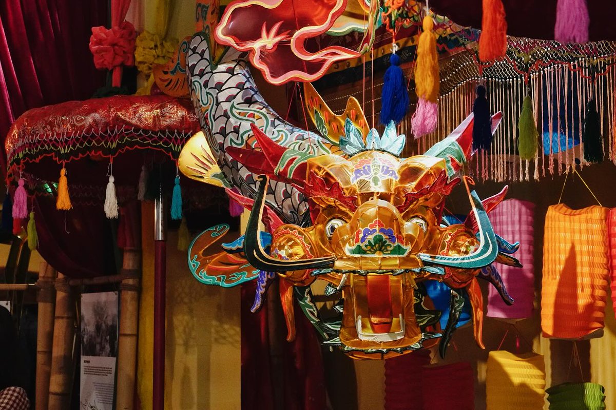 natalienoemi1's tweet photo. Mid-Autumn Festival in Vietnam: a time for family, lanterns, mooncakes, and moonlit celebrations. https://t.co/gDWTH1o0SE