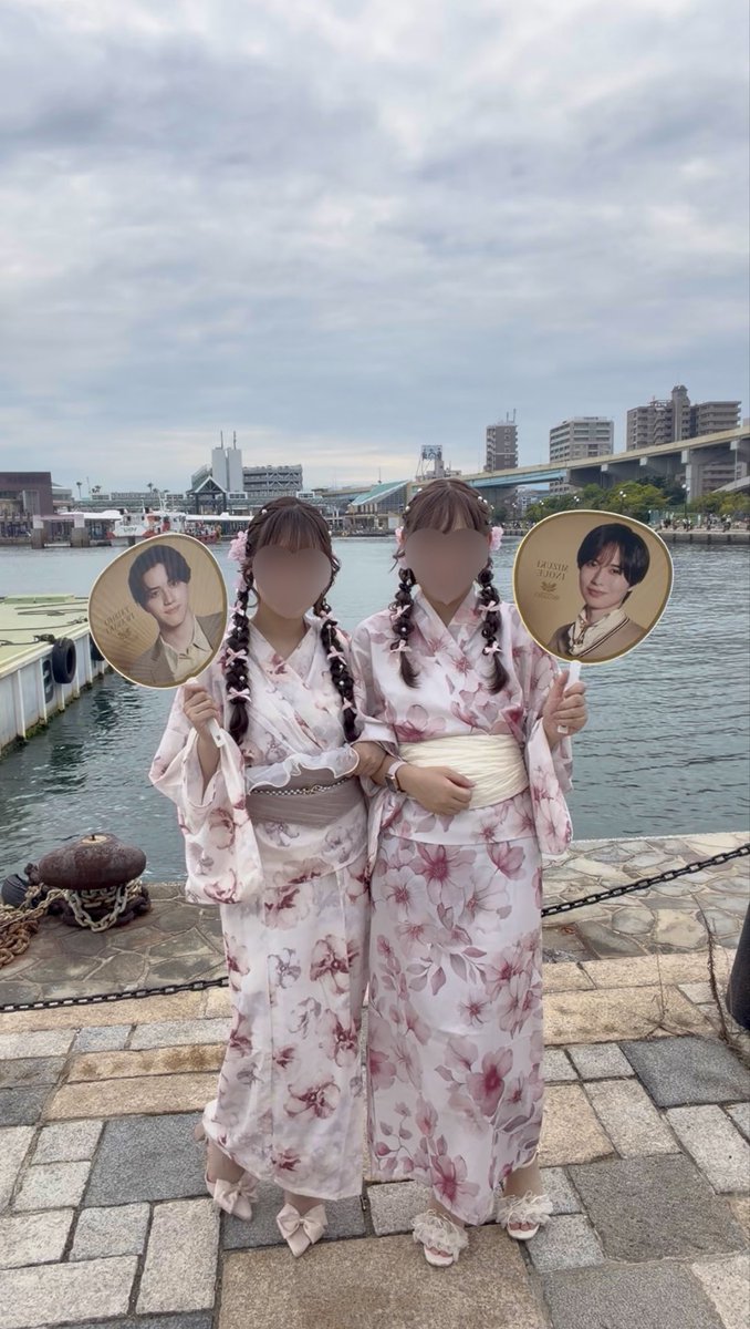 xx_saizen's tweet photo. #ネオクラシックス 
福岡2日目念願の浴衣参戦💫💫

みずたいに見て貰えて幸せ♪
嶺亜くんにファンサも貰えて無事みじゅれあ担になりました😽1万点くれて大満足です♡こんなカンペなのにしてくれて優しい💞(スタフェスの時から気になってました🤫) #井上瑞稀 #中村嶺亜 #浴衣参戦 #キテレツ https://t.co/qNsVI9rsLA