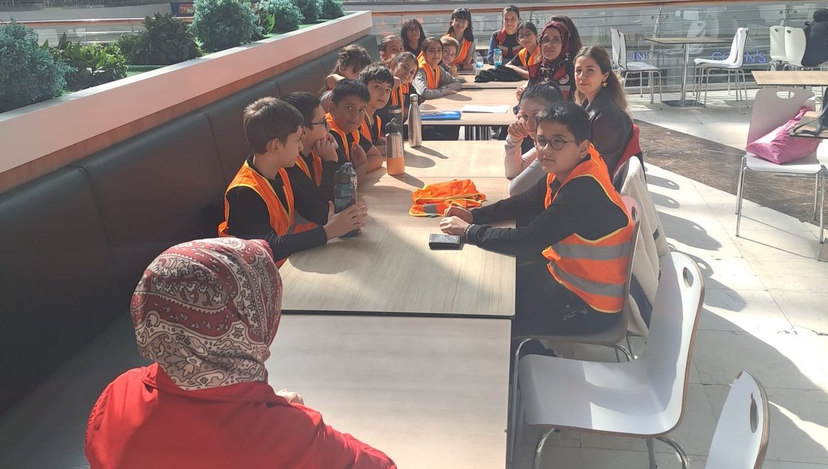 mamaktarim's tweet photo. 29 Eylül Uluslararası Gıda Kaybı ve İsrafı Farkındalık Günü kapsamında çocuklarımızla bir araya gelerek gıda güvenilirliği gıda israfının önlenmesi ve bilinçli tüketimin önemi üzerine farkındalık oluşturduk

Gıdanın değerini bilen, israf etmeyen nesiller yetişmesi için çalışıyorz https://t.co/eF7fHOQq5m