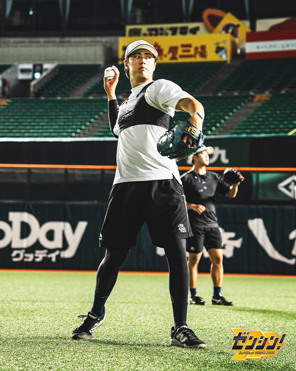 HAWKS_official's tweet photo. 本日の3軍戦はみずほPayPayドームで開催します⚾️

若鷹たちが球場で練習中💪
フレッシュなメンバーたちが揃っています

#sbhawks #全員でゼンシン https://t.co/FIkUDC3pKe