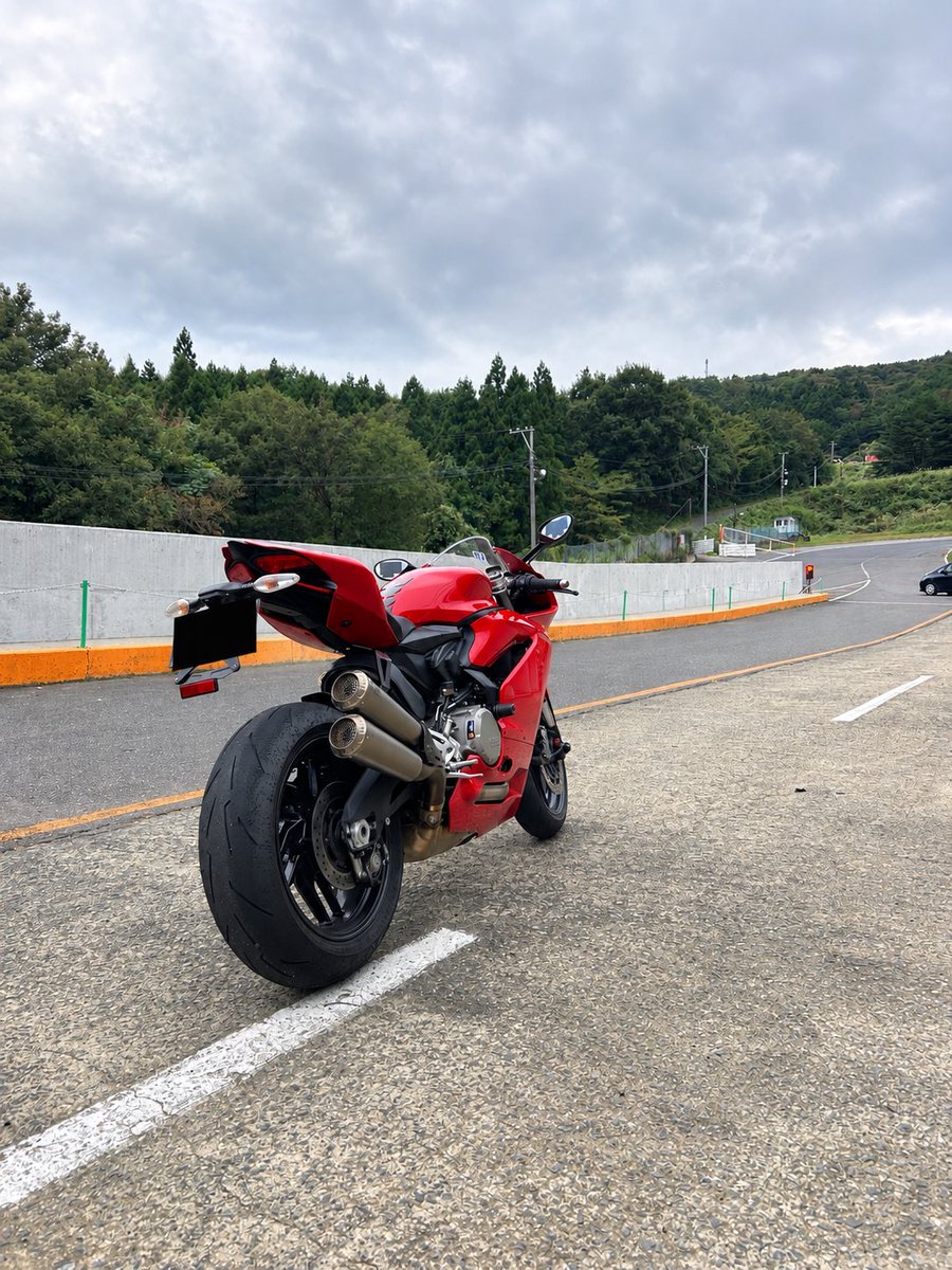 708ap400's tweet photo. 先日は初走行会
コーナーがバカ遅くて直線だけ加速するクソ邪魔ムーブをかましてしまった🥺

帰りの燃費が良すぎてこれはもうエコ https://t.co/dX5z4sruk8