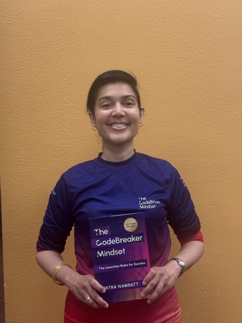 chitranawbatt's tweet photo. This is the first moment I saw my book, The CodeBreaker Mindset™, with the official USA TODAY Bestseller award logo printed on it.

It’s a #1 USA TODAY Bestseller in Business & Economics with proceeds going to cancer research. Link in bio.

Beyond grateful.

#CodeBreakerMindset #Grateful #Win #Success