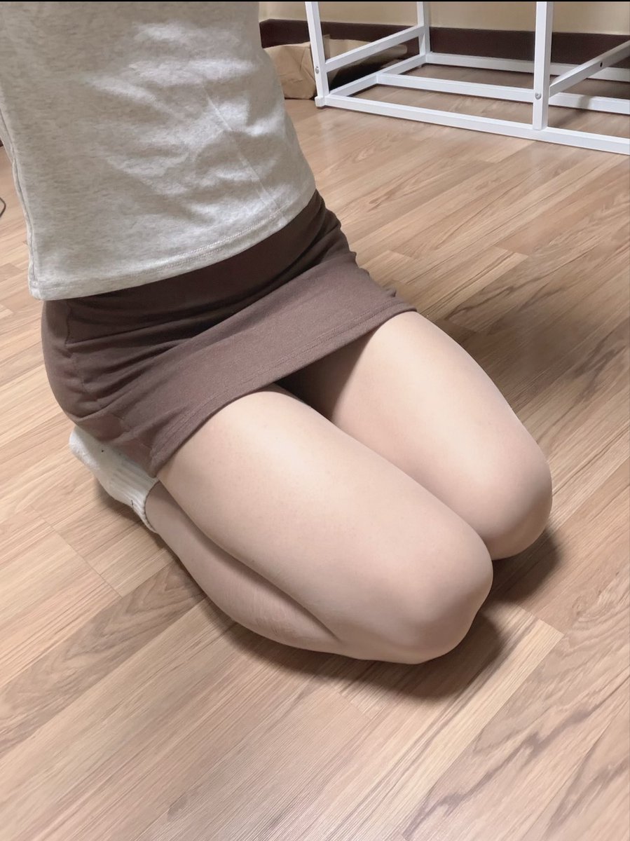 z1vyry's tweet photo. 치마 사서 입어봤어요 ㅎ
#여장 #femboy #女装 https://t.co/Tp7bi1B5Dv