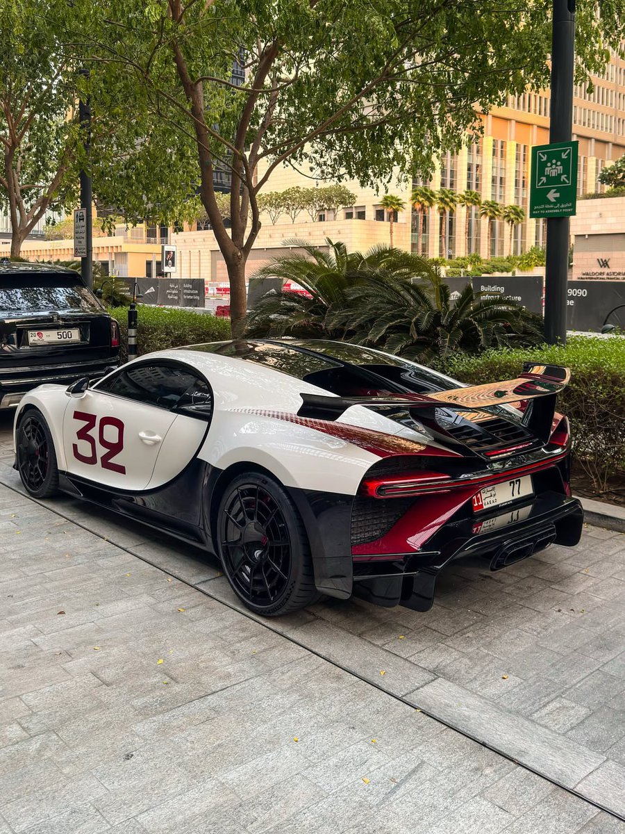 CarCultureCC's tweet photo. Bugatti Chiron Pur Sport Grand Prix 🇦🇪 https://t.co/B4IpibmMr1